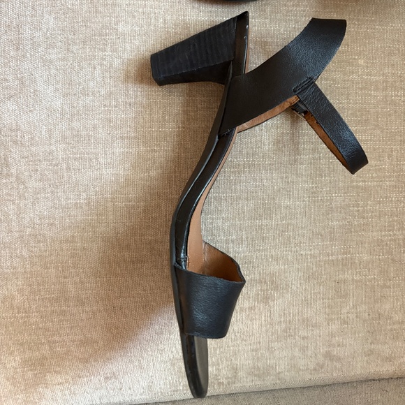 Lucky Brand Black Leather Heels Size 8.5 - Picture 2 of 6